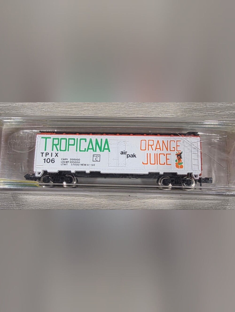 Model Power N Scale Tropicana Orange Juice 40' Refrigerated Reefer